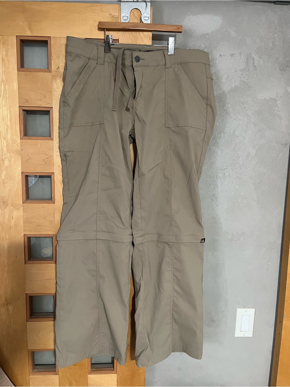 Women’s Convertible Utility Pants - Taupe